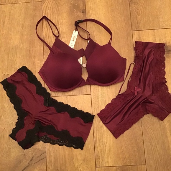 Victoria's Secret Other - NWT VICTORIAS PUSH UP BRA SET